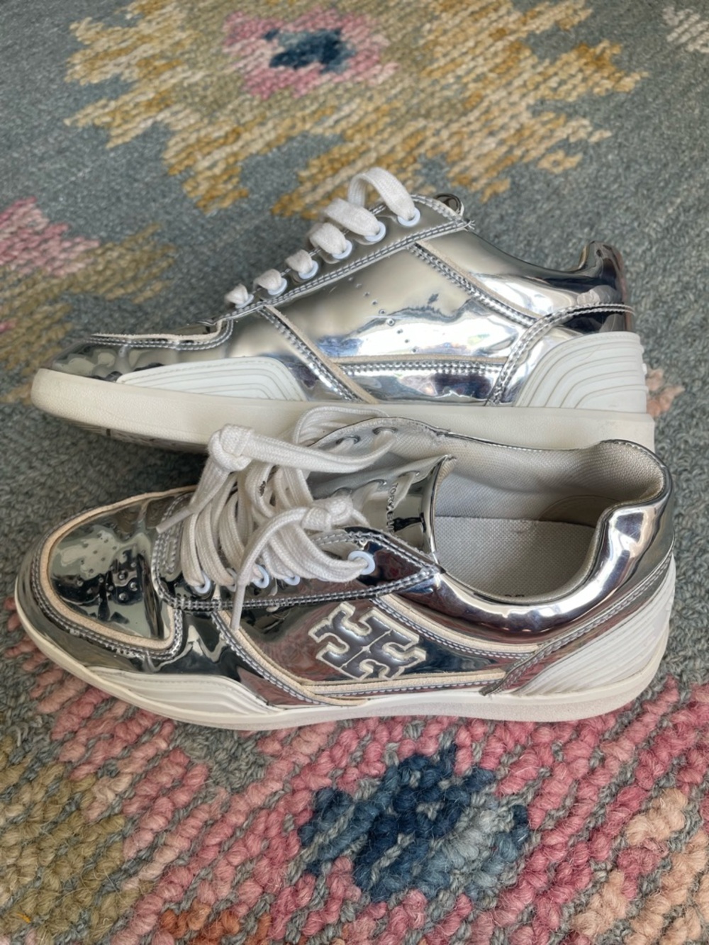 Tory Burch Clover Court Silver Sneakers Women 7.5 - Picture 3 of 13